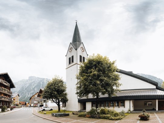 Mellauer Kirche Sommer©Stefan Leitner - Mellau Tourismus.jpg